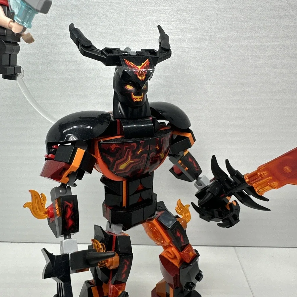 LEGO Super Heroes: Thor Vs. Surtur Construction Figure (76289) INCOMPLETE - Picture 2 of 16